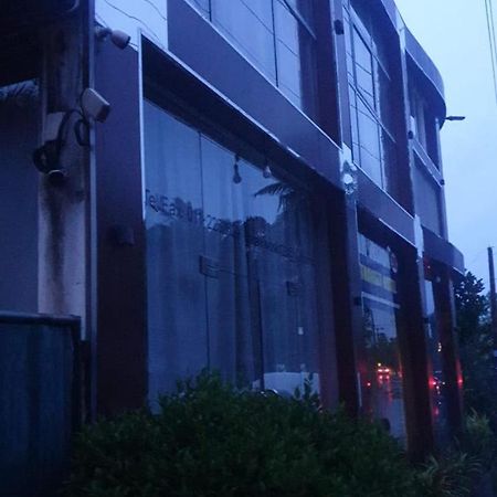 Air Vision 98 Hotel Katunayaka Екстериор снимка