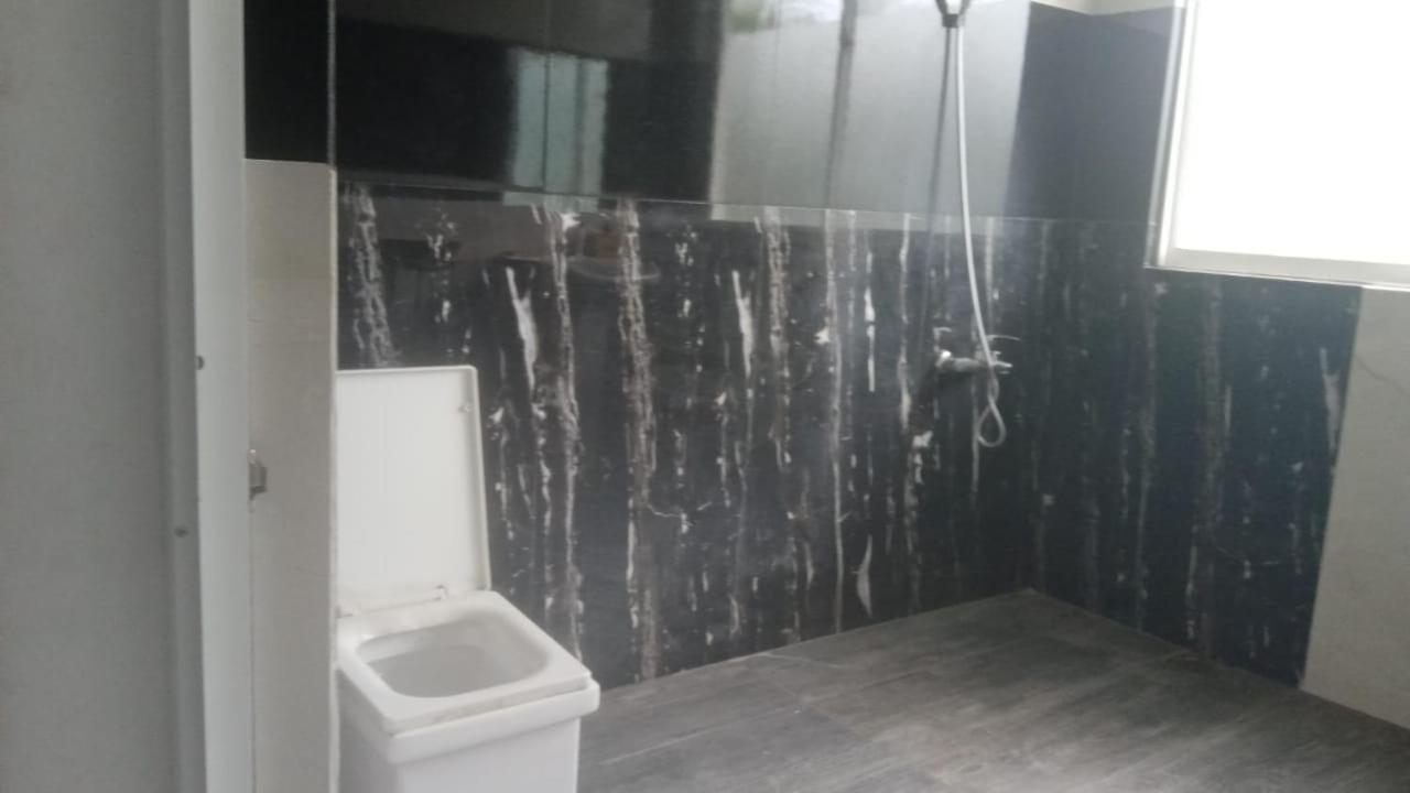 Air Vision 98 Hotel Katunayaka Екстериор снимка